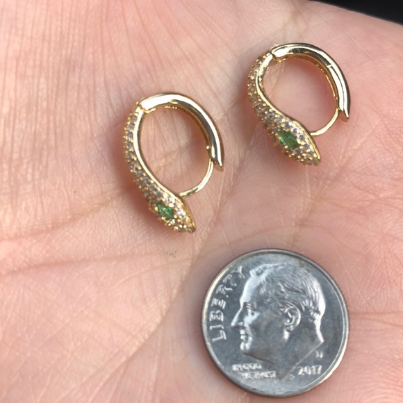 🐍 Snake mini hoop earrings - Picture 3 of 7